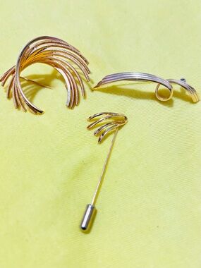 3Pc Gold-Tone Women’s signed Brooch and Stick Pin Set